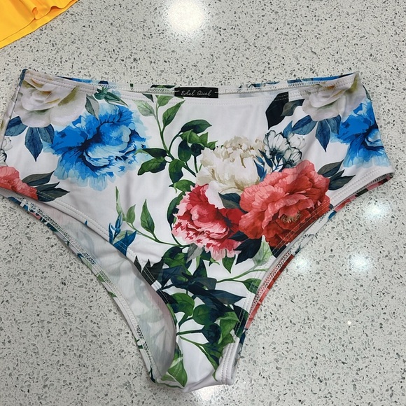 Tankini - Picture 2 of 6